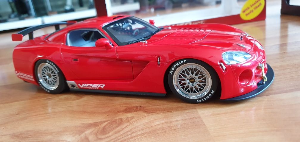 1:18 Autoart Dodge Viper Competition