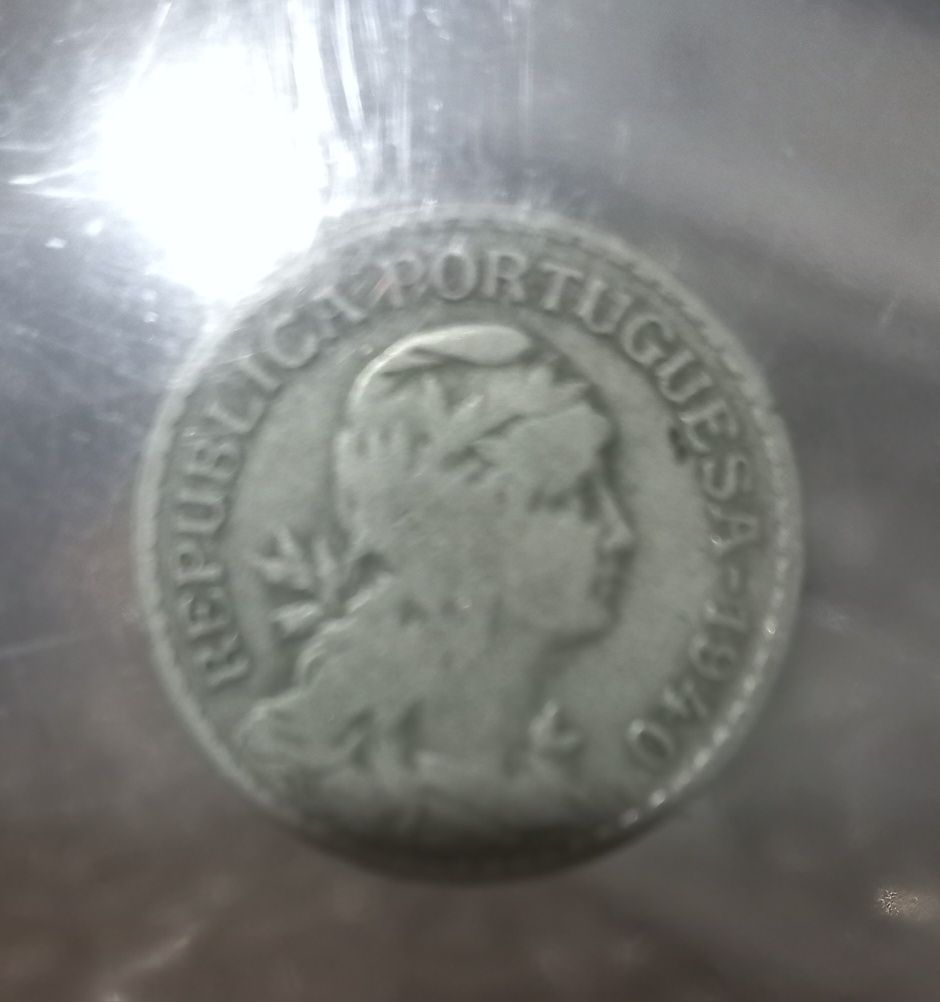 Várias moedas de 1 escudo a partir de 20 euros
