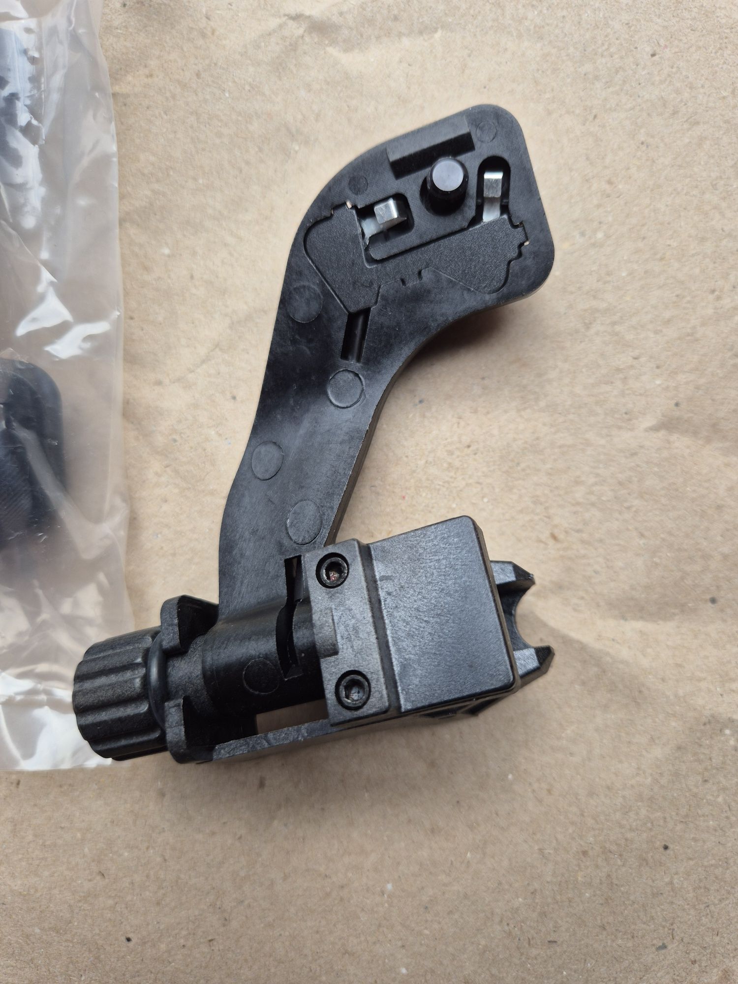 Адаптер  J-Arm для PVS-14. Новый.