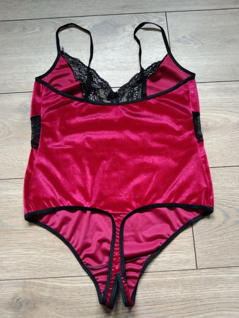 Body erotyczne Venus Stringbody ouvert welur otwór stringi 36 XS S