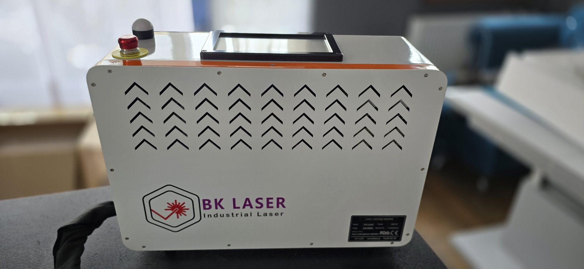 Laser pulsacyjny 200W Maszyna do czyszczenia.