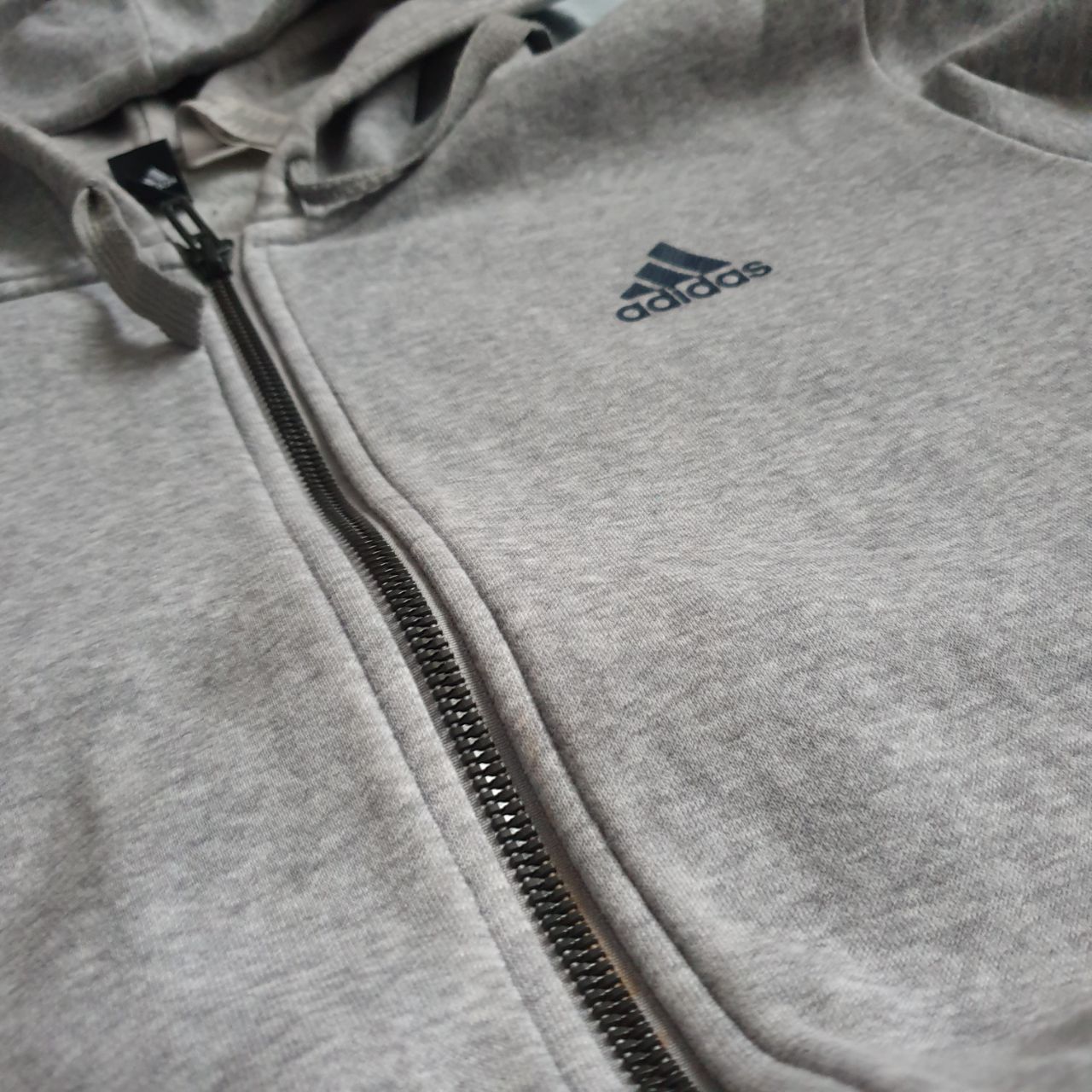 зіп худі adidas.