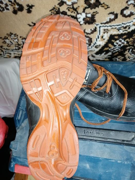 Строительная обувь