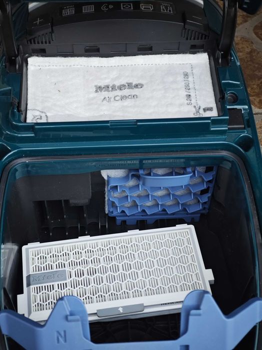 Odkurzacz workowy Miele Complete C3 Jubilee EcoLine