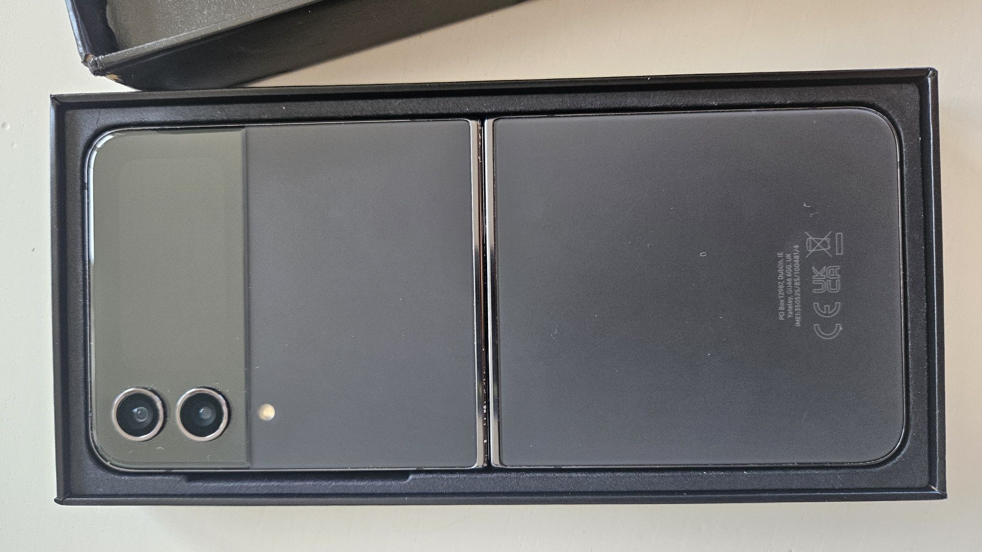 Samsung Galaxy Flip4 256GB + etui gratis