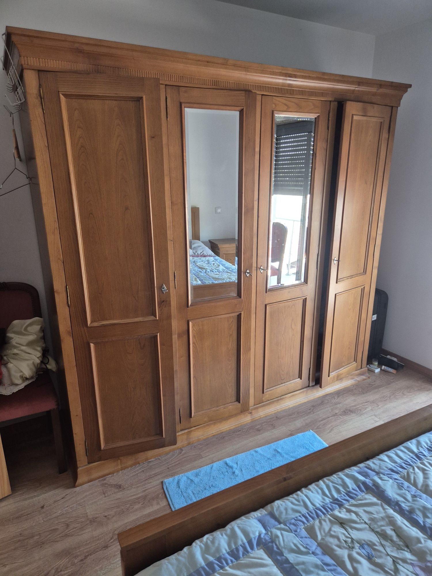 Quarto  completo