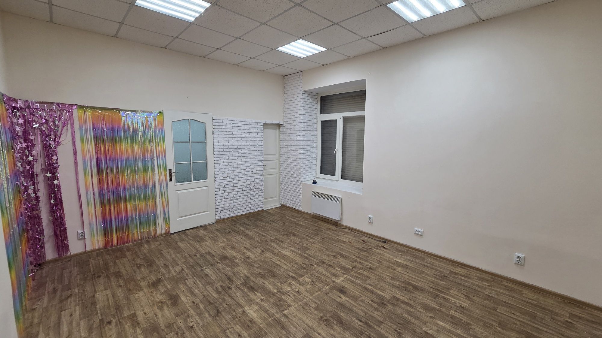 Продам 2-х кімнатну квартиру в центрі