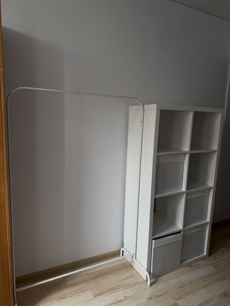 Regał KALLAX + pudełka DRÖNA x4 + Wieszak na ubrania MULIG IKEA razem