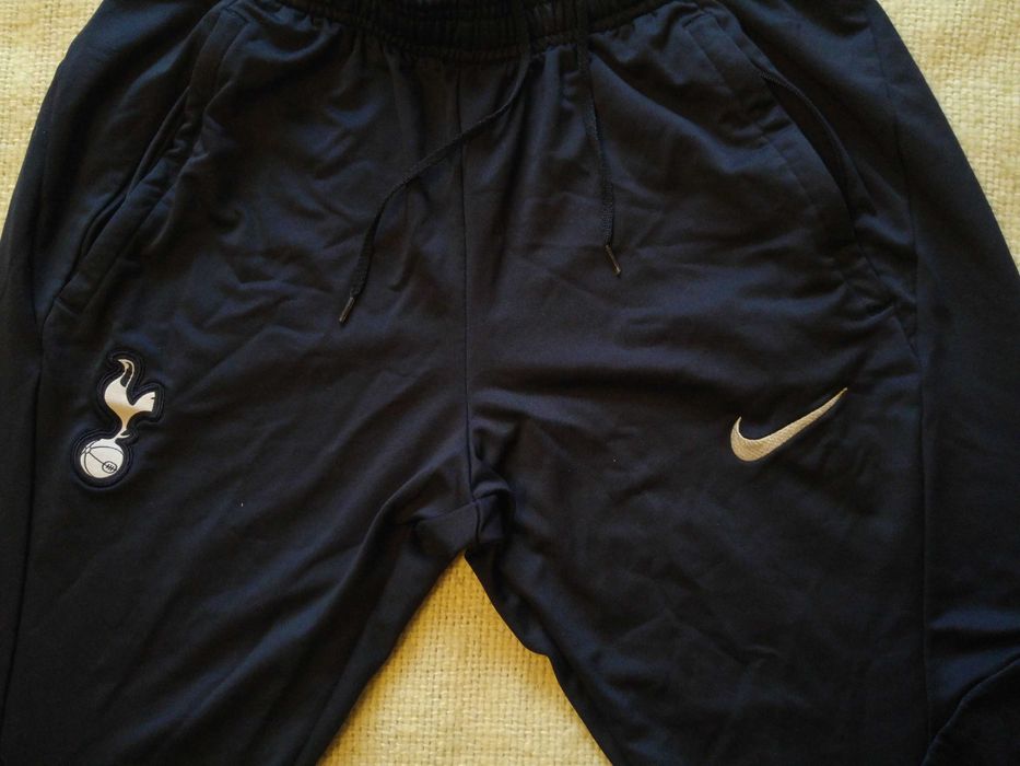 Spodnie dresowe sportowe Nike