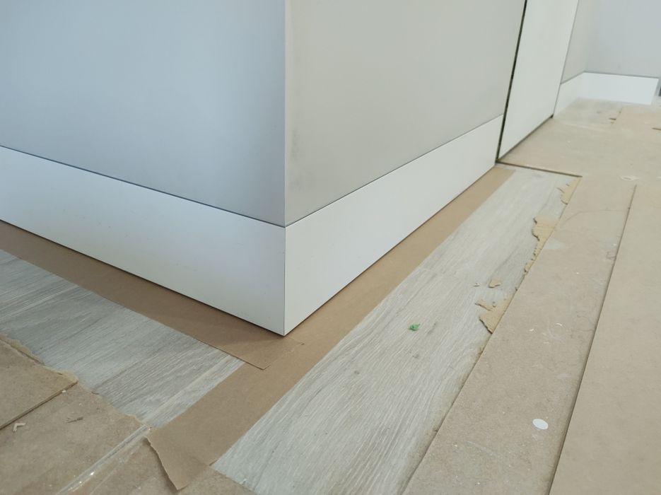 Установка Плинтусов МДФ. Дюрополимерный. Укладка  напольных покрытий!