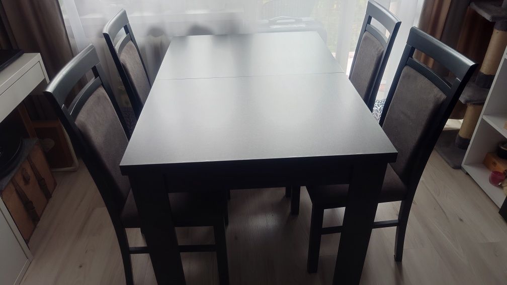 Stół 120x80 czarny rozkładany z 4 krzesłami
