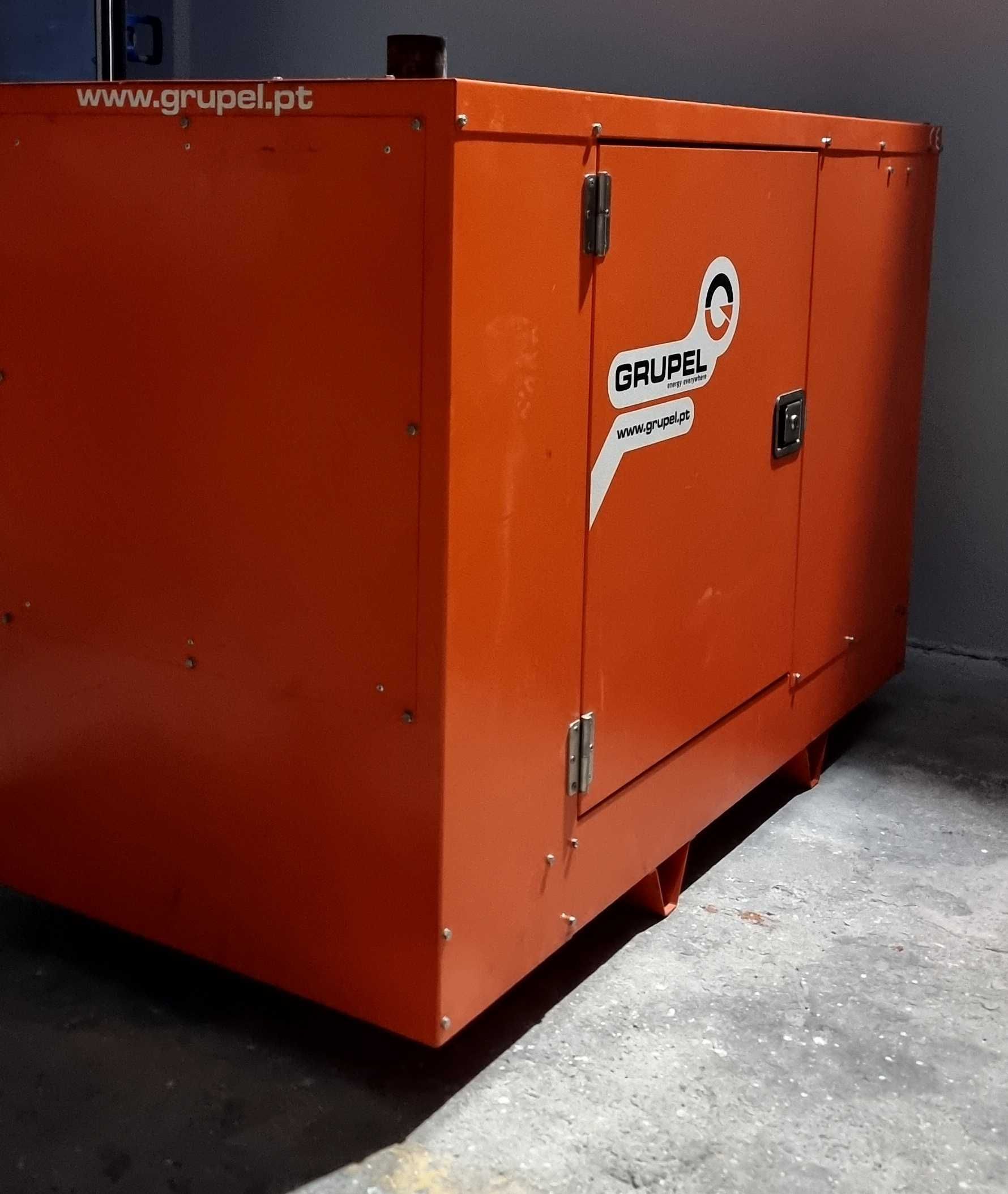 Grupo gerador 10kVA trifásico c/ motor Perkins 1500rpm, insonorizado