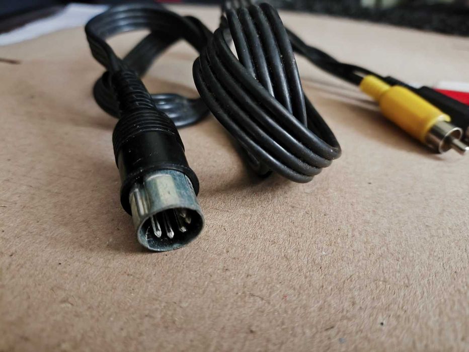 Кабель DIN 8-pin на 4 RCA для аудио видео техники