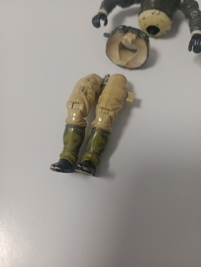 Figurka Gijoe  uszkodzony