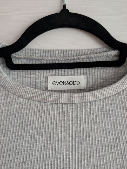 Szary crop top z krótkim rękawem, Even&Odd