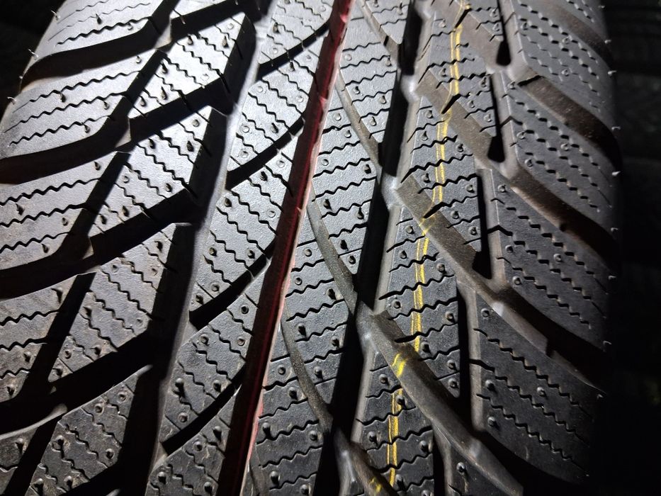 195/65 R15  Bridgestone Blizzak LM001 95T Шини зимові
