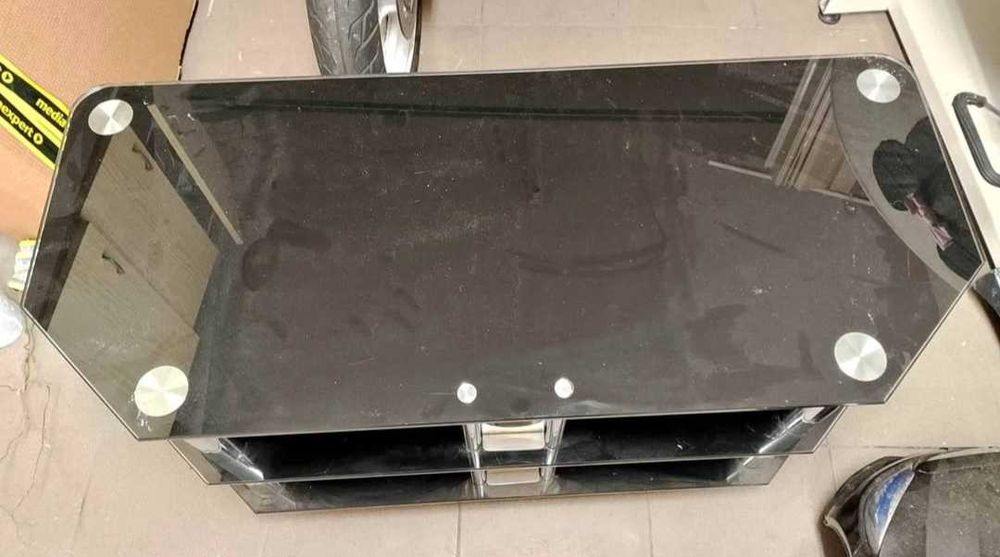 Ława szklana pod telewizor