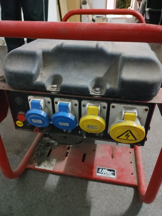 Генератор для виробництва, дому.