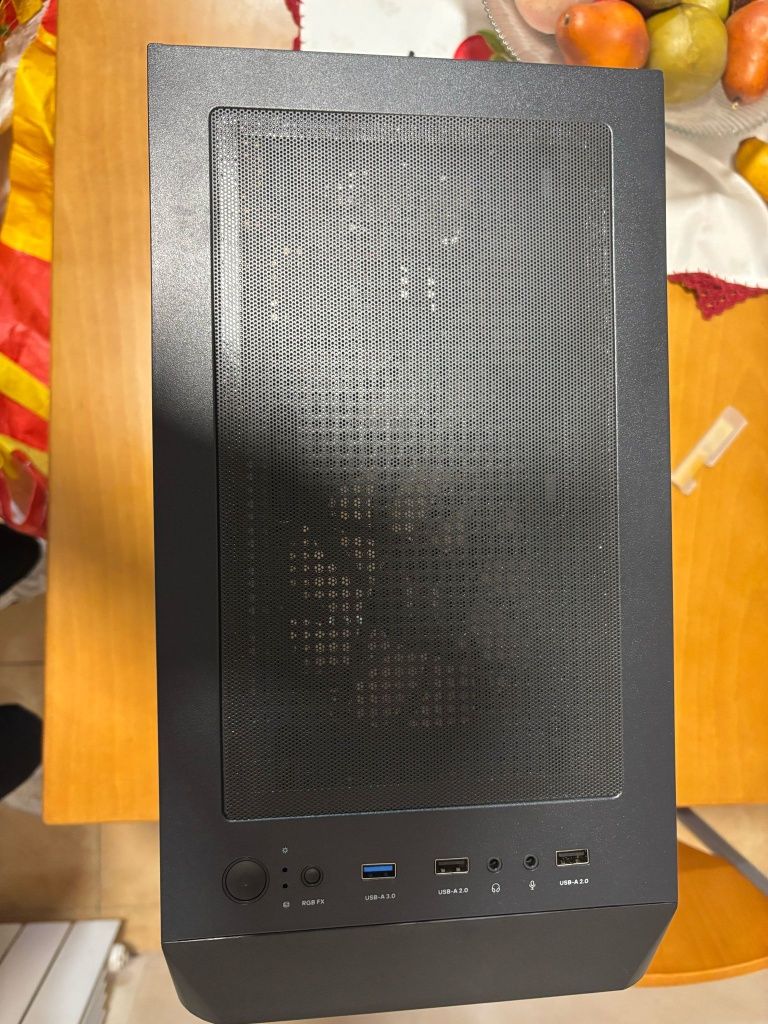 Oportunidade! PC Gaming Ryzen 5 + RX 5600XT + Monitor 28”