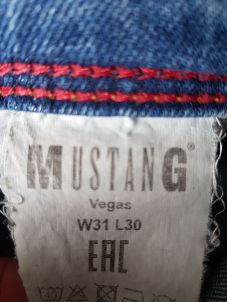Spodnie firmy Mustang