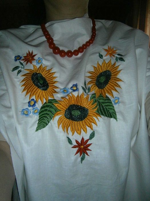 Вишиванка жіноча, заготовка вишита гладдю.