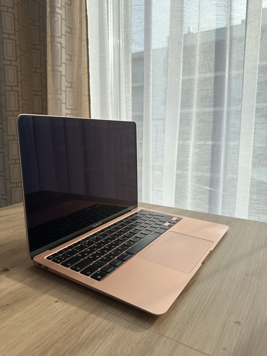 Macbook air m1 8/256 gb