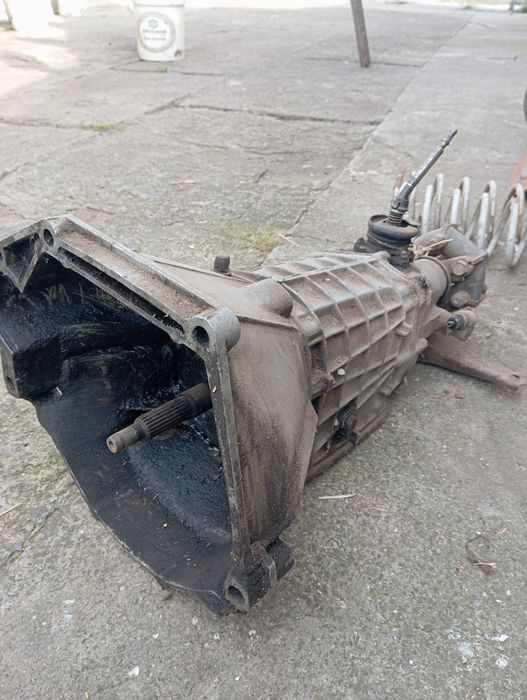 Продаю коленвал 2107 звоните договоримся.