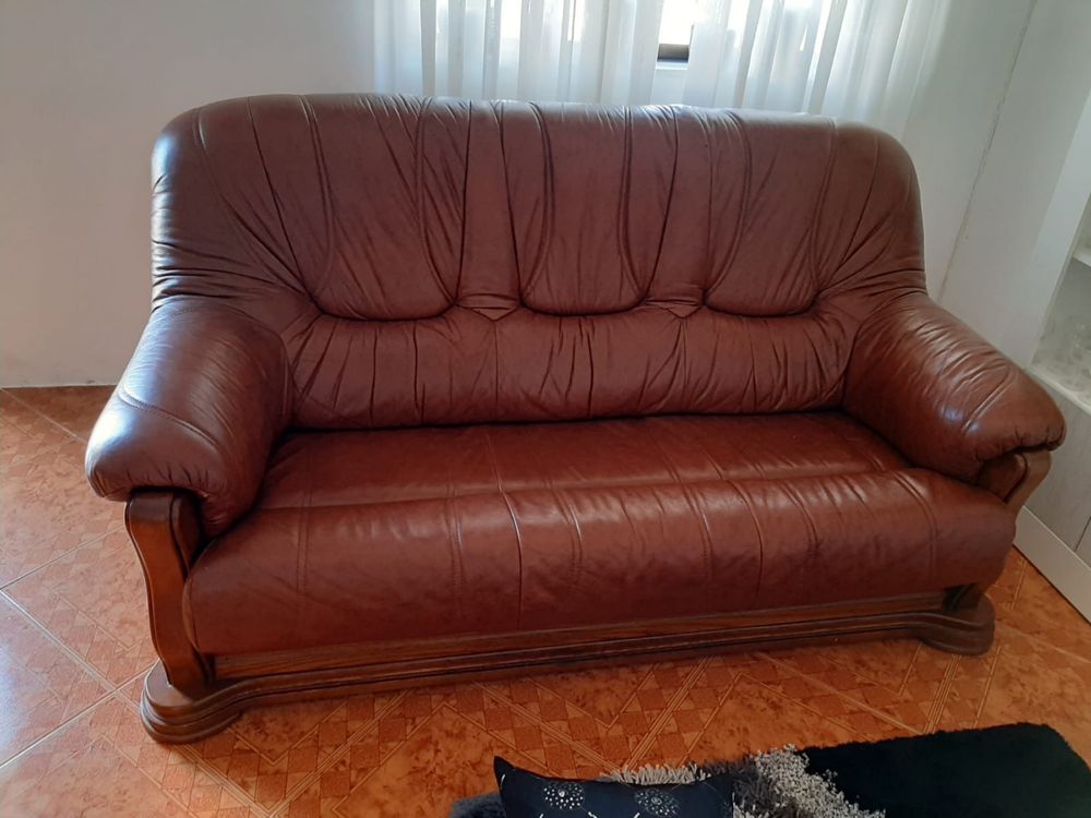 Sofas em otimo estado em pele