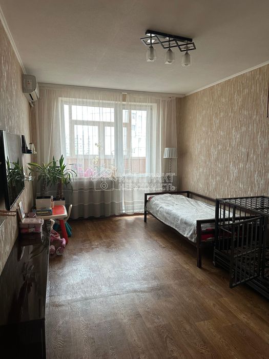 Продам 3к кв з гаражем вул.Ак.Павлова,319  522 мр Піски м.Салтівська