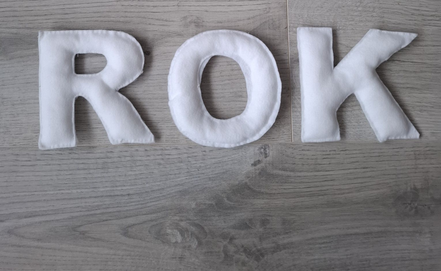 Napis ROK - Rekwizyty do sesji zdjęciowej/dekoracje na urodziny