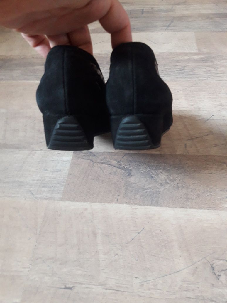 Замшеві туфлі, розмір 37