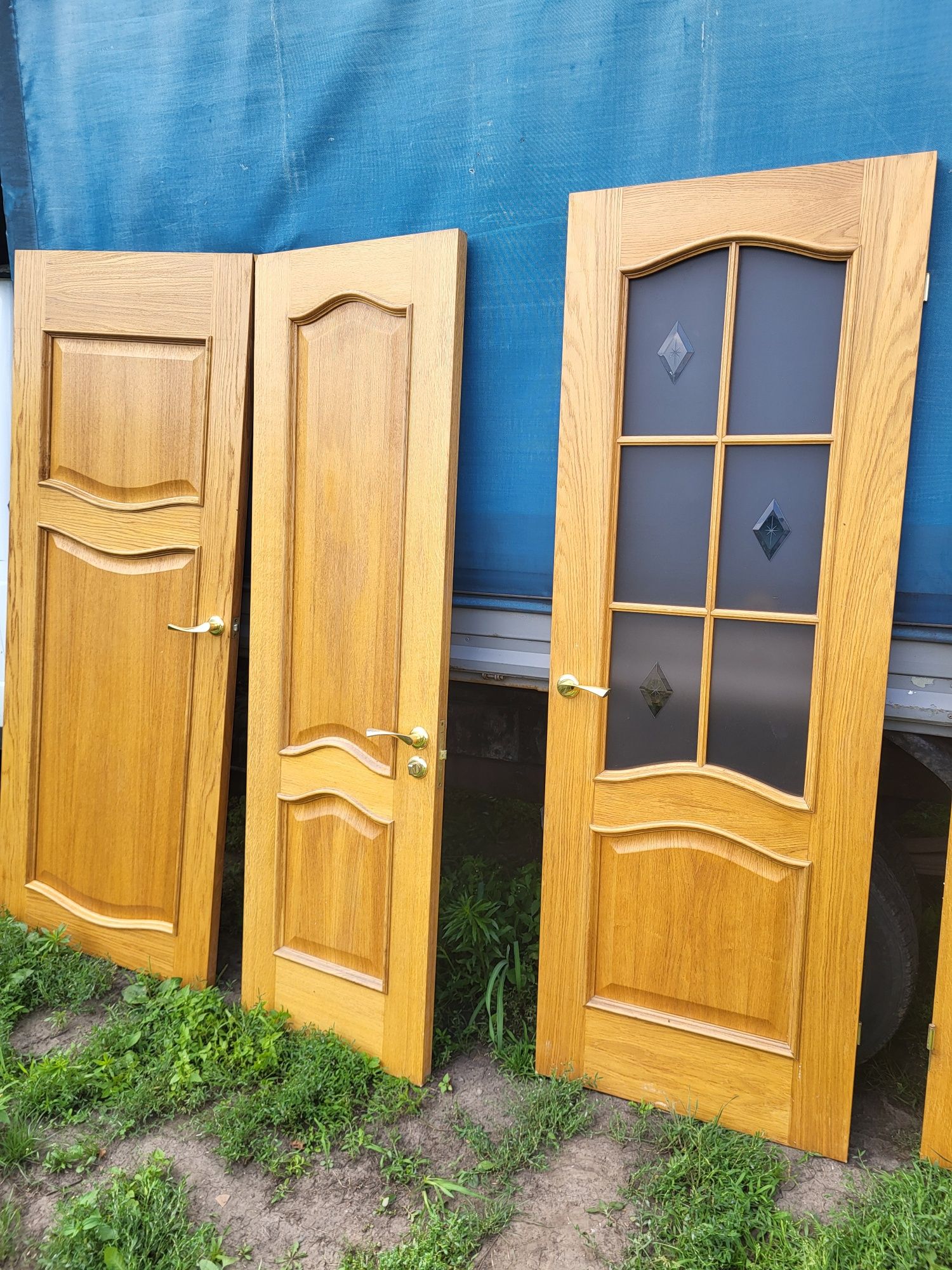 Продам двери межкомнатные Б,/у