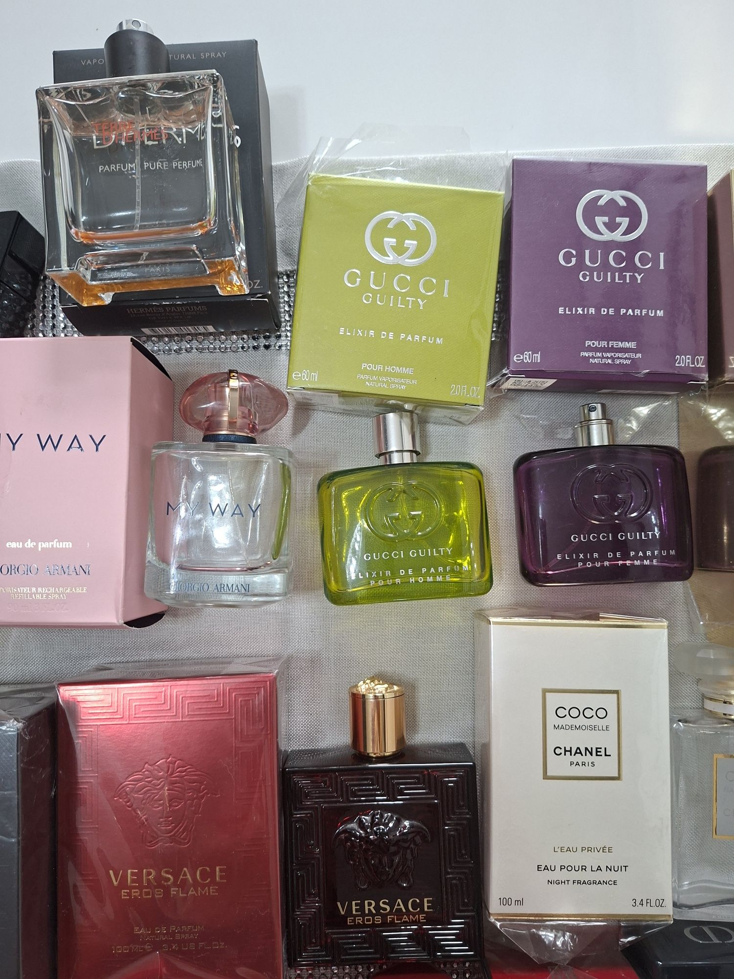 24 szt flakonów po perfumach