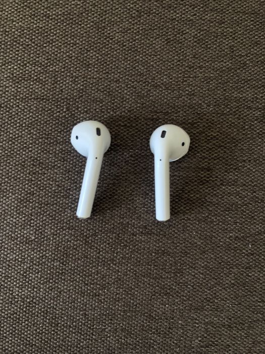 Наушники Apple AirPods
