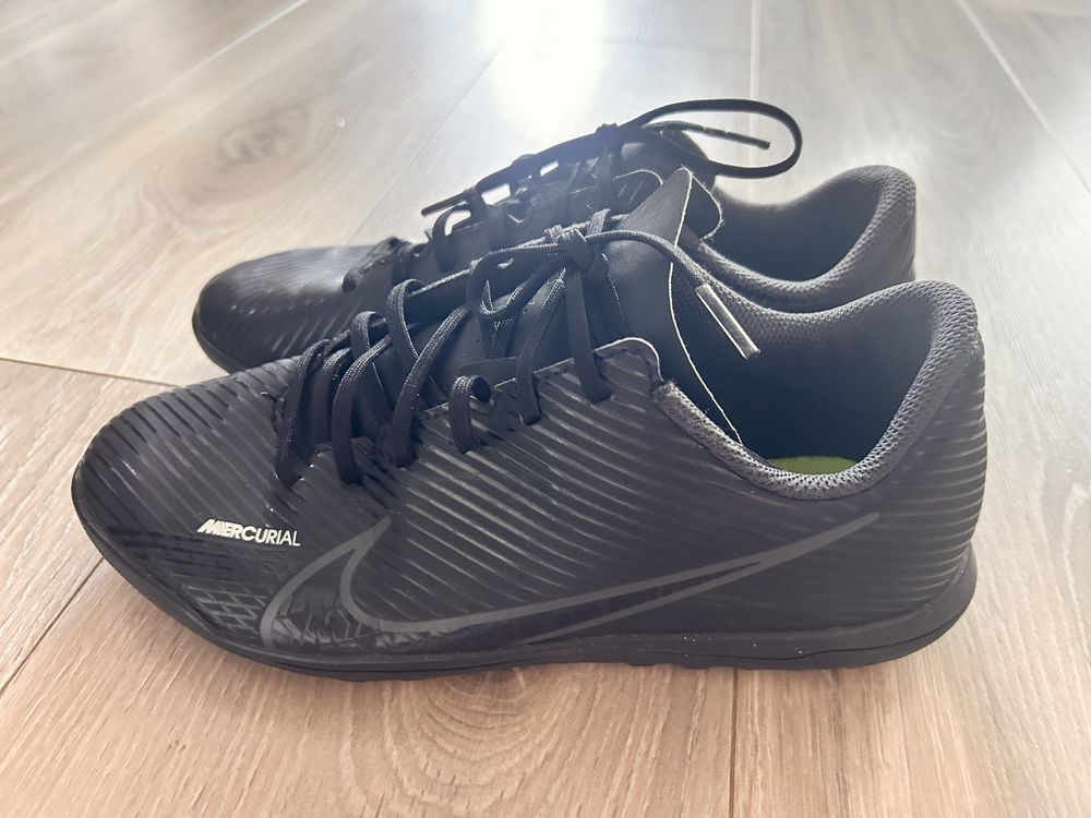 Turfy Nike rozmiar 38,5 wkladka 24 cm
