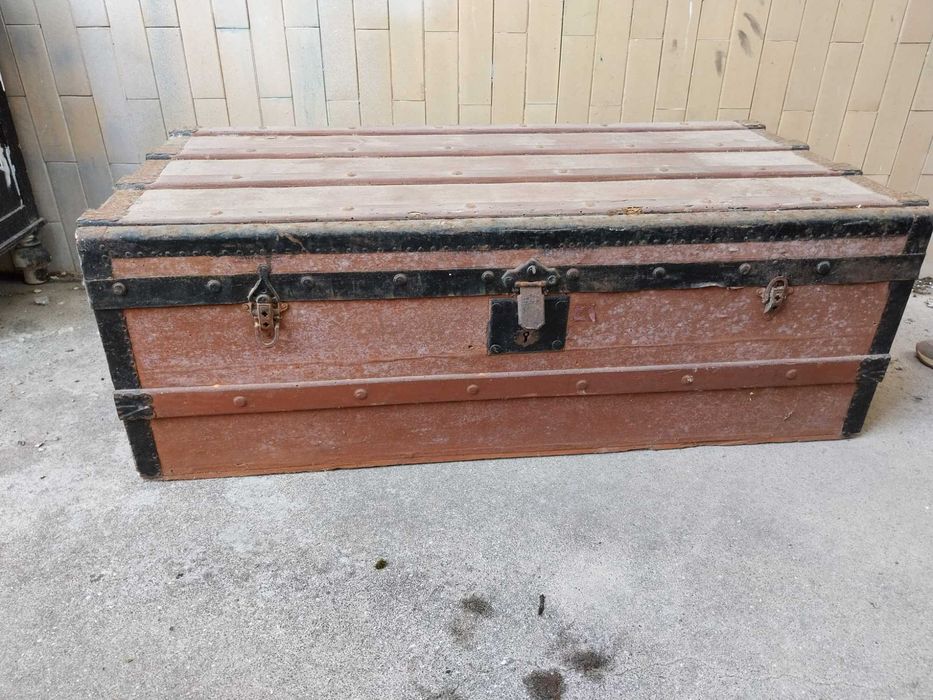 Mala antiga em madeira