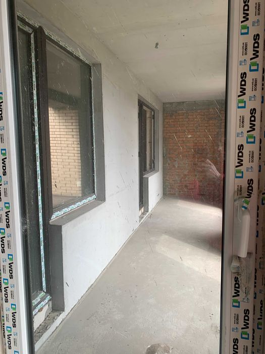 Продам простору 3-кімнатну квартиру з терасою - центр Ірпеня!