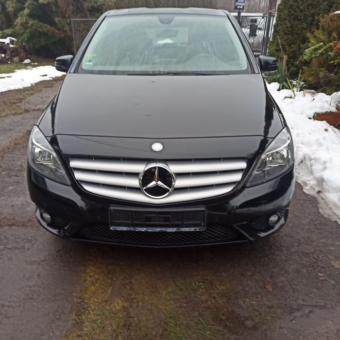 Mercedes B180 1,6 benzyna 122km