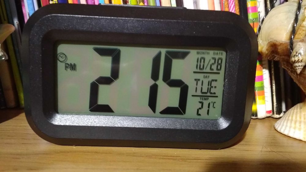 Настольные часы-будильник электронные Ritmix CAT-100 black (новые)