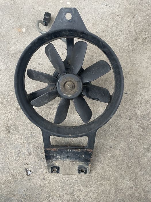 Вентилятор радіатора мотоцикла