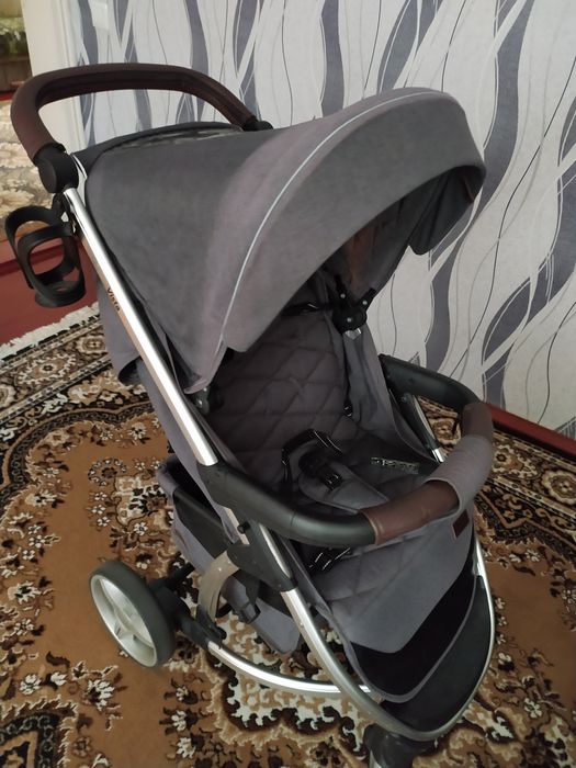 Продам коляску carrello vista