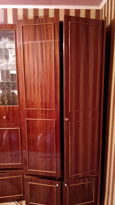 Продам стенку б/у