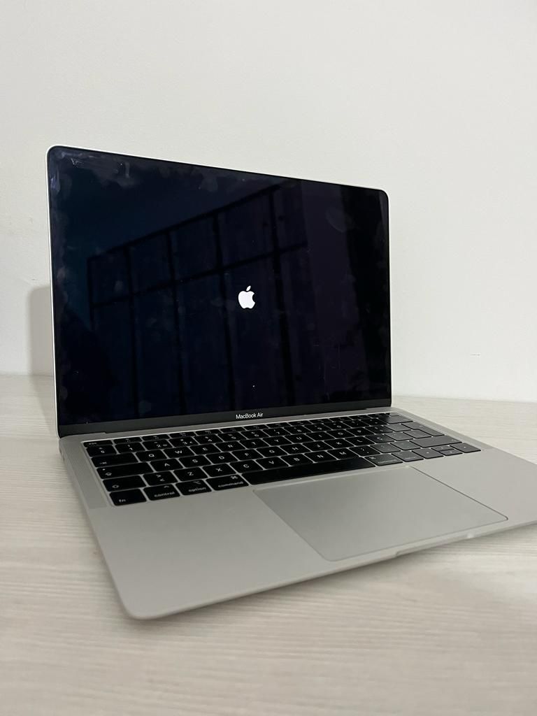 MacBook Air 13 1.6G I5 256GB SILVER