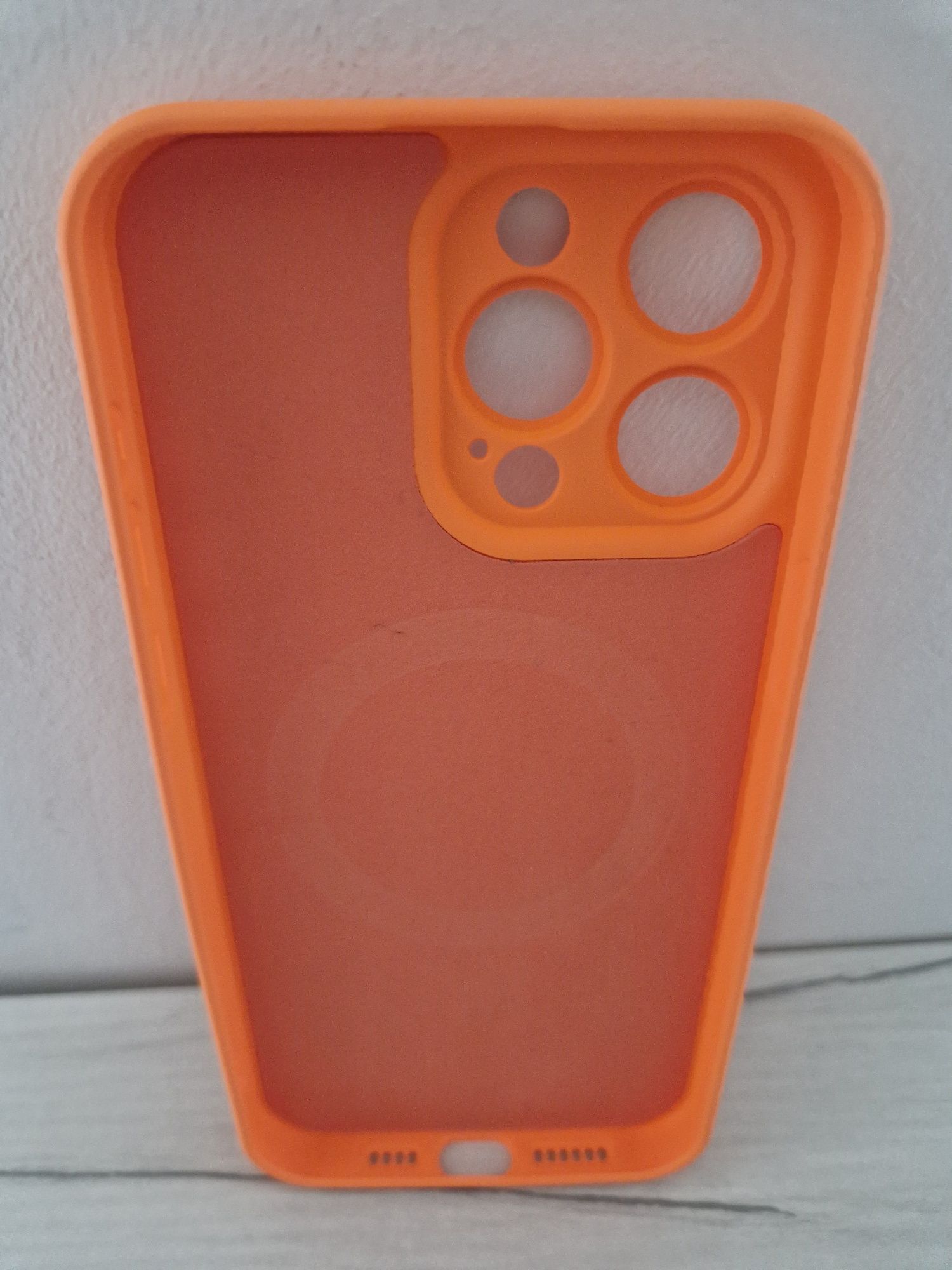 TEL PROTECT MagSilicone Case do Iphone 15 Pro Max Pomarańczowy