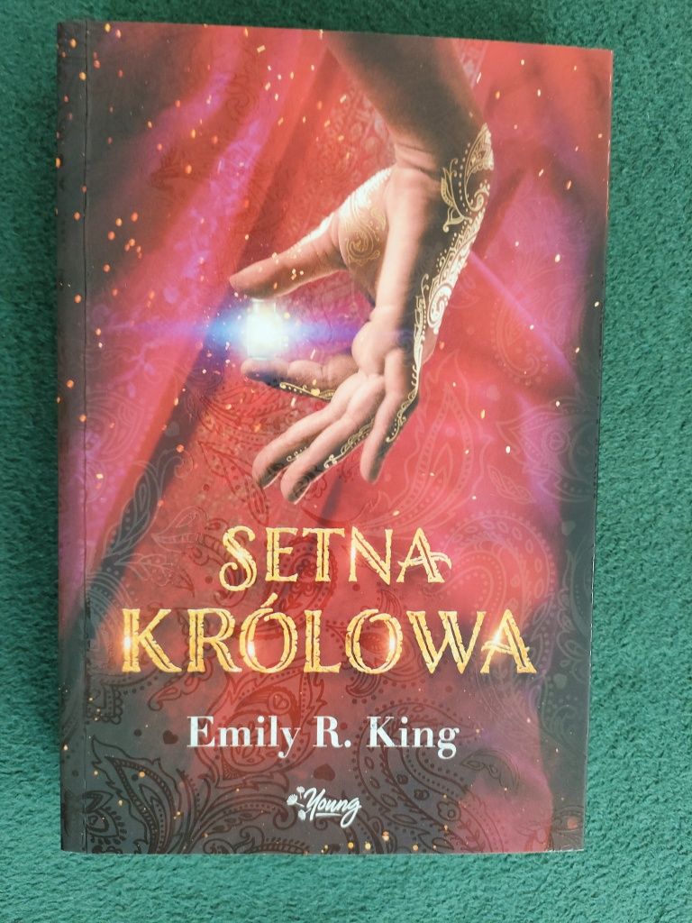 "Setna królowa" Emily R. King, tom 1