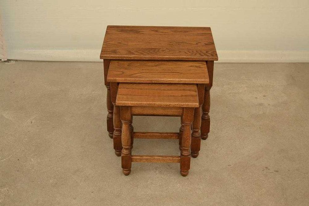 stoliki dębowe trojaki komplet