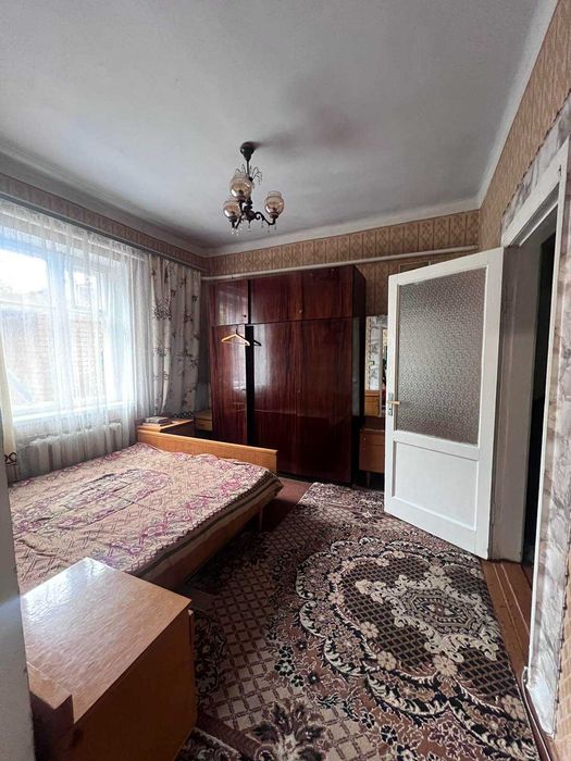 Продаж затишного будинку в Дубовому з великою ділянкою та садом!