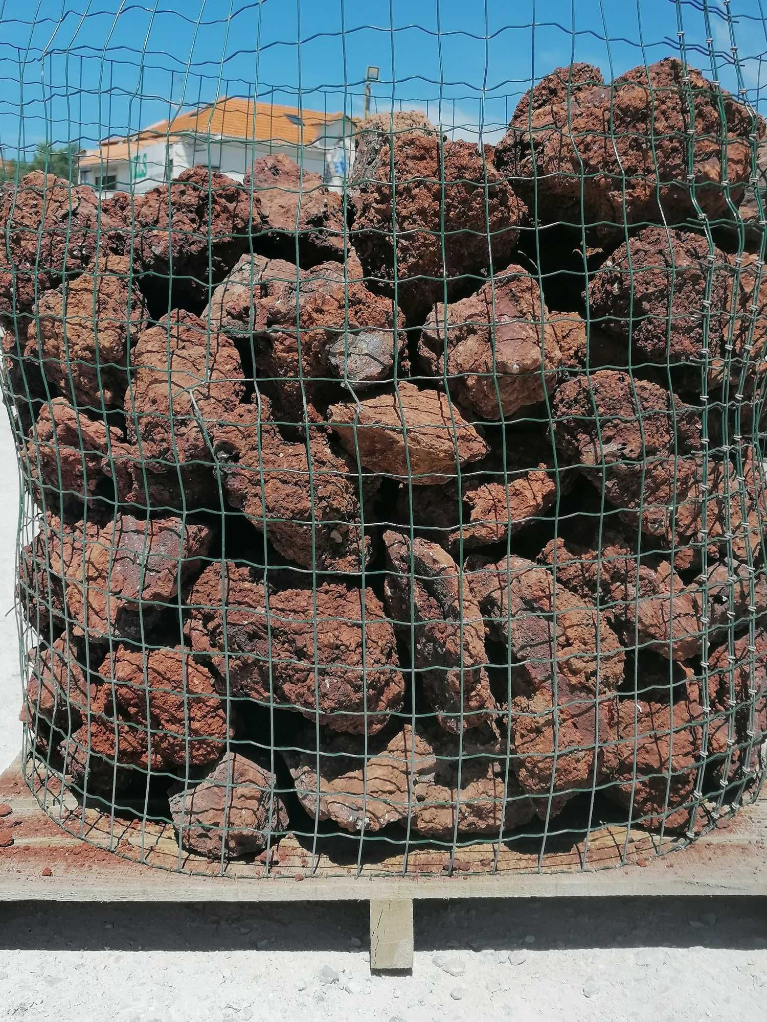 Rocha Vulcânica / Pedra Lava de vulcão; 246€/Big Bag de 800Kg