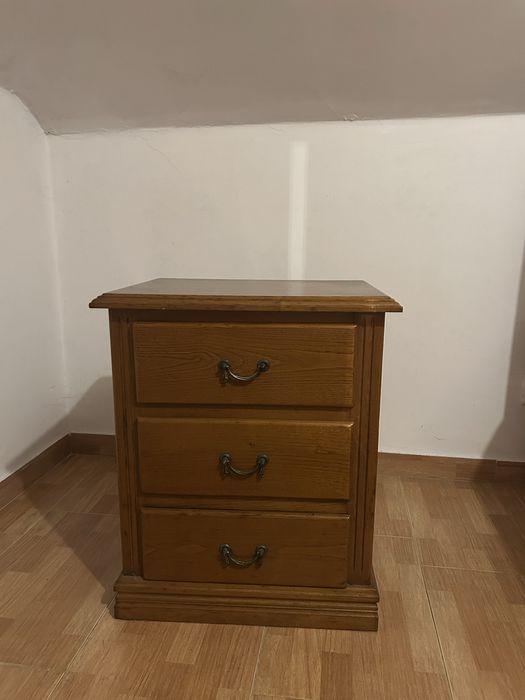 conjunto de 2 mesinhas de cabeceira