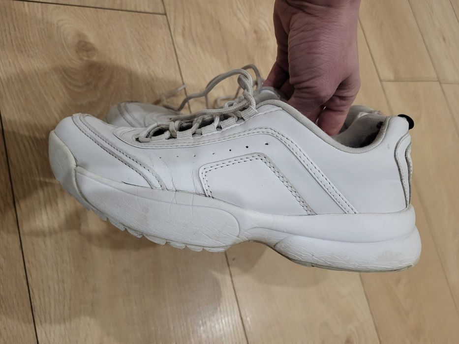 кросівки pull&bear 37 р/24 см білі